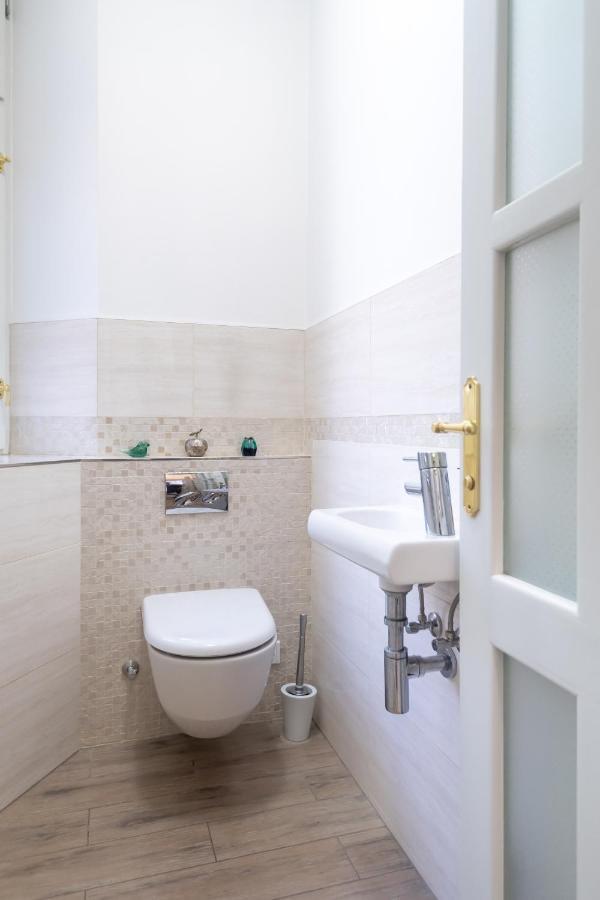 Quiet Apartment In The Heart Of Old Town Centre ปราก ภายนอก รูปภาพ